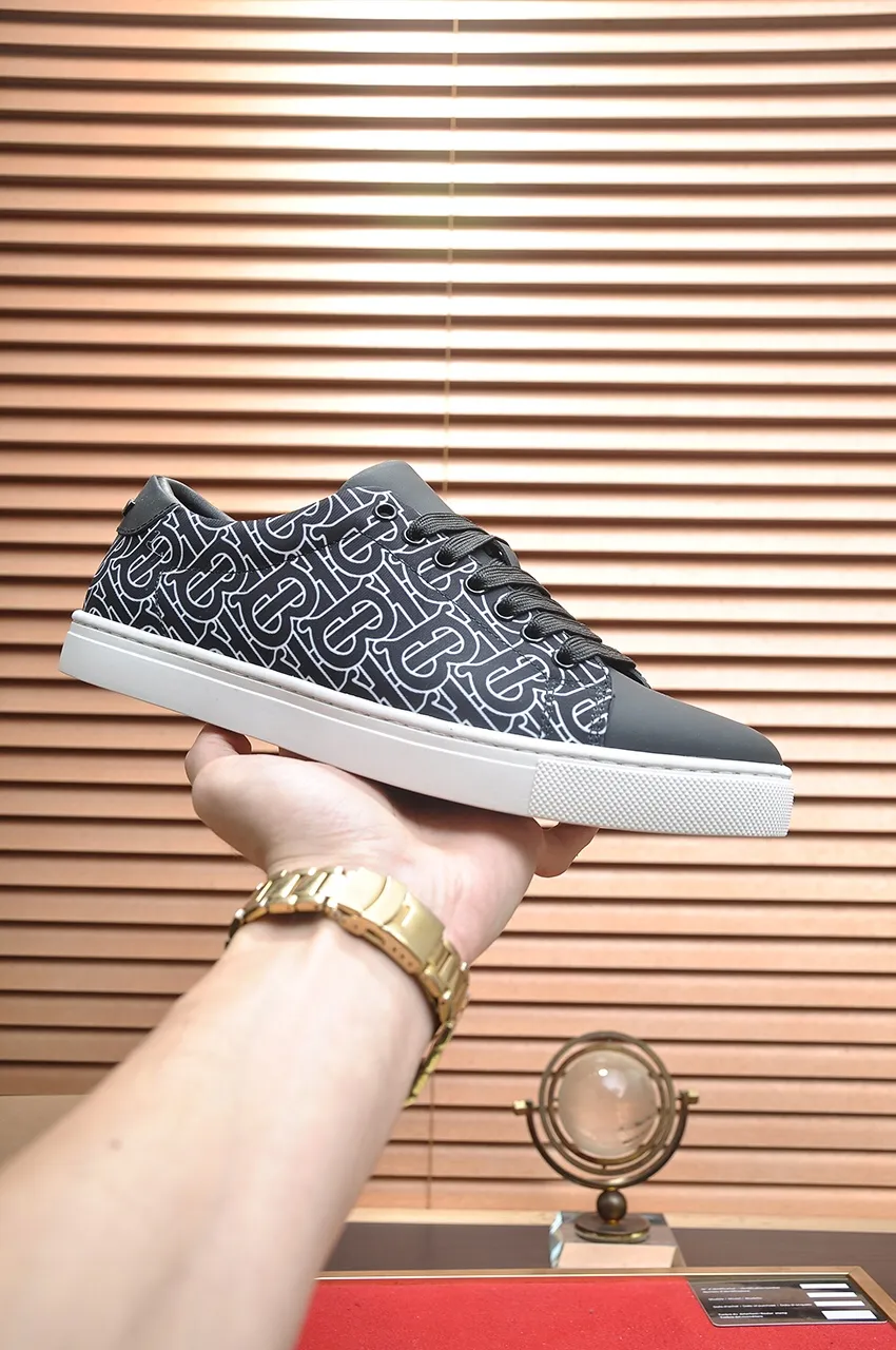 Men's shoes💰480💶[Burberry] (cowhide lining) classic low-top sneakers｜Imported cowhide with classic plaid fabric｜Cow leather lining｜Original outsole｜Fine workmanship and comfortable to wear Size: 38-44 (customized at 45)
